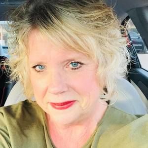 Meet your Posher, Kelli